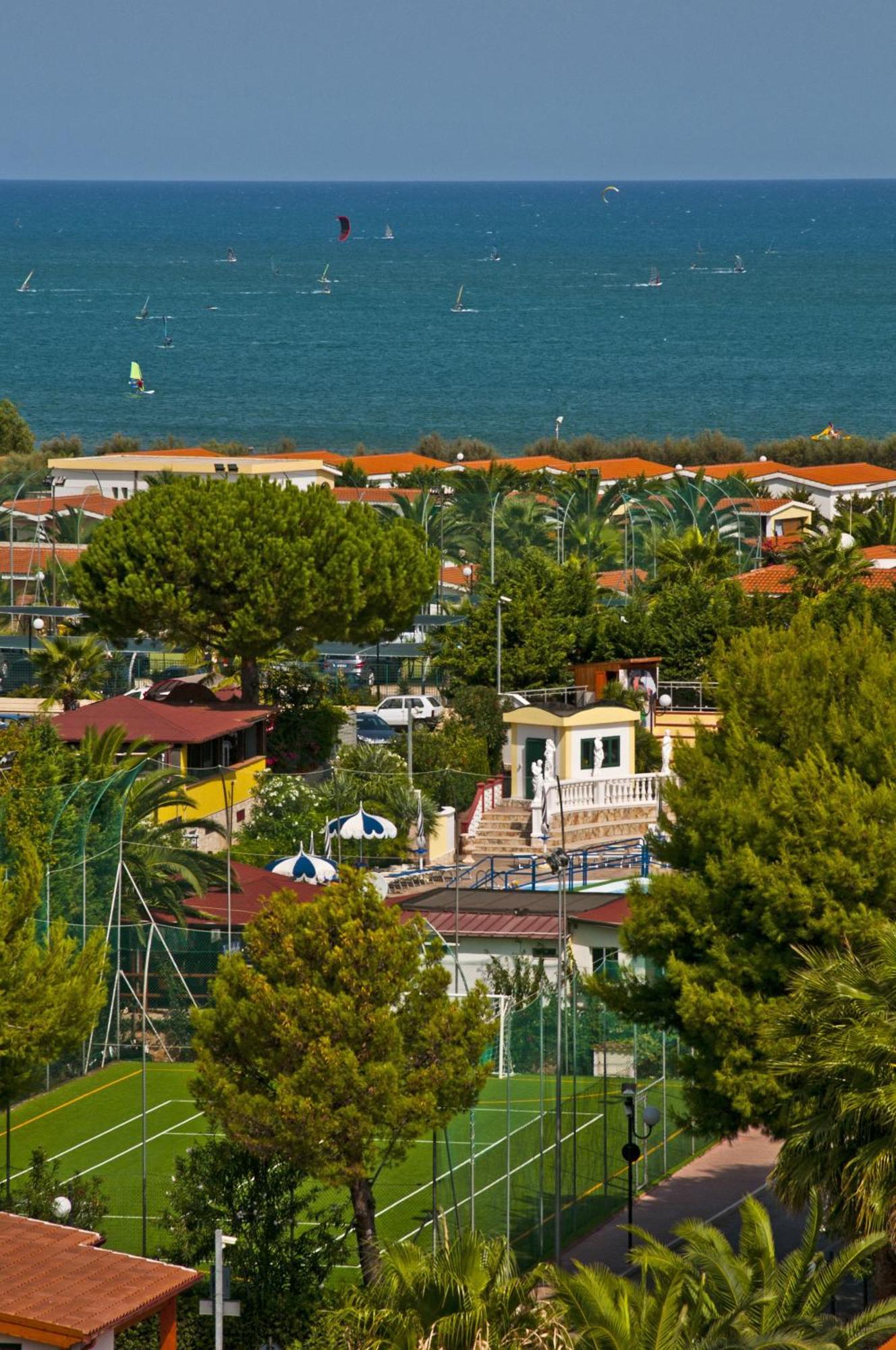Green Park Village Vieste Exterior photo
